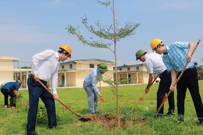 Ngành Tài chính hưởng ứng phong trào thi đua vì một Việt Nam xanh - sạch - đẹp