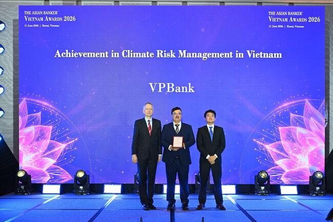 VPBank ghi dấu tại The Asian Banker với 3 giải thưởng về số hóa, AI và phát triển bền vững