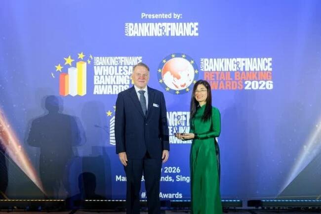 Vietcombank nhận hai giải thưởng quản trị rủi ro tại Singapore