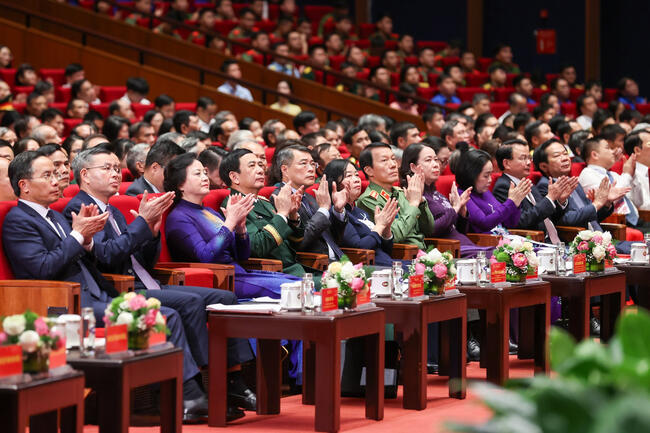 Ngành Ngân hàng ủng hộ 300 tỷ đồng tri ân người có công với cách mạng