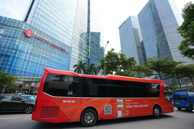 Một ngày "đi khắp Hà Nội" của GPBank và hàng nghìn điểm chạm với khách hàng