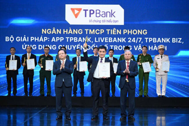 TPBank liên tiếp được vinh danh Doanh nghiệp Chuyển đổi số xuất sắc tại Vietnam Digital Awards