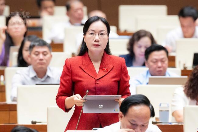 Đại biểu Quốc hội đề xuất giữ quy định công chứng bắt buộc giao dịch đất đai