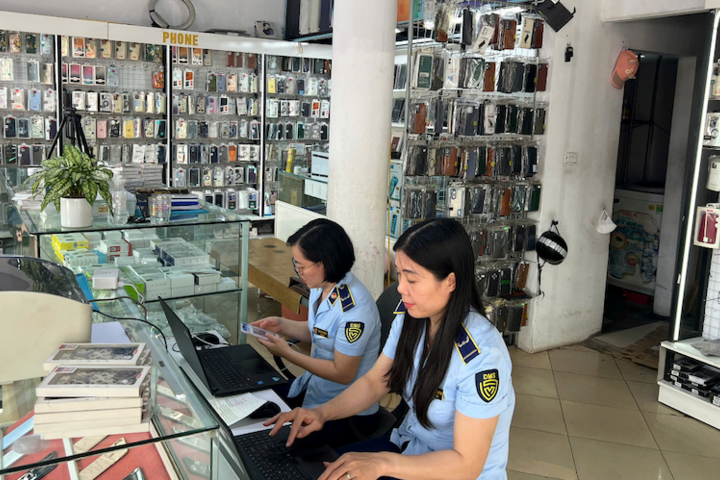 Hà Nội đồng loạt kiểm tra, tạm giữ nhiều hàng hóa có dấu hiệu giả mạo nhãn hiệu