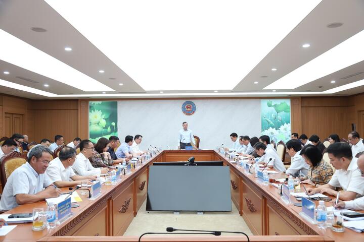 Xây dựng kịch bản tăng trưởng sát thực tiễn, phân bổ hiệu quả nguồn lực cho phát triển