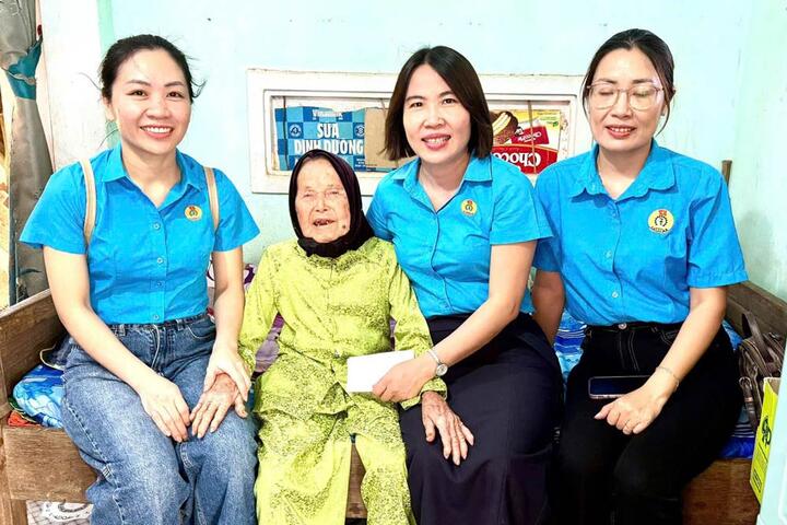 Công đoàn Nam Phước, Đà Nẵng tổ chức Bữa cơm Đại đoàn kết, tri ân Mẹ Việt Nam Anh hùng