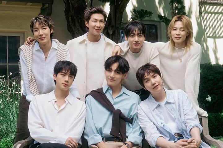 Huyền thoại R&B từng thắng Grammy ủng hộ quyết định của BTS