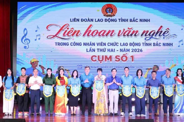 Gần 300 công nhân, người lao động tranh tài tại Liên hoan văn nghệ Cụm số 1