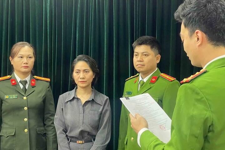 Giám đốc show "Về đây bốn cánh chim trời" bị xét xử về hành vi lừa đảo