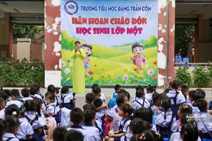 Học sinh toàn TPHCM tựu trường hôm nay