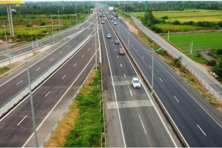 Bổ sung cơ chế đánh giá hiệu quả đầu tư công, điều chuyển vốn linh hoạt