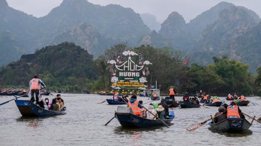 Lễ hội du lịch Chùa Hương gắn với bảo tồn và phát huy giá trị di sản