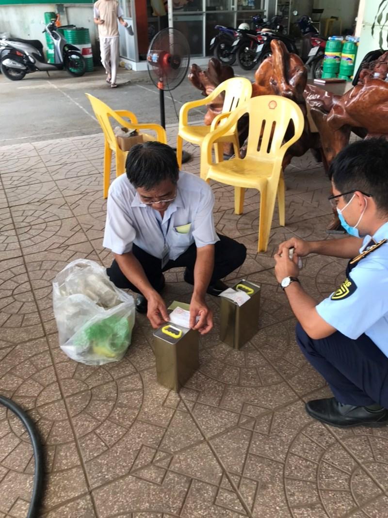 Tây Ninh: Xử phạt công ty bán xăng dầu có chất lượng không phù hợp quy chuẩn kỹ thuật quốc gia - Ảnh 2