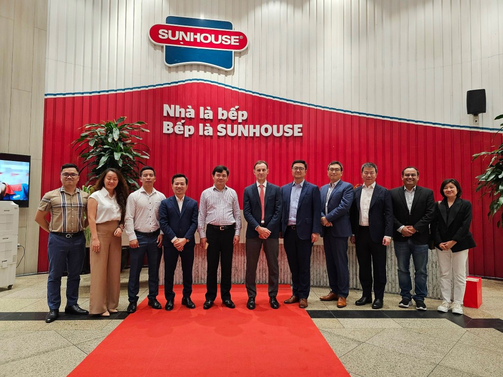 Ông Eric Broussard tham quan nhà máy và gặp gỡ lãnh đạo tập đoàn SUNHOUSE tháng 10 vừa qua