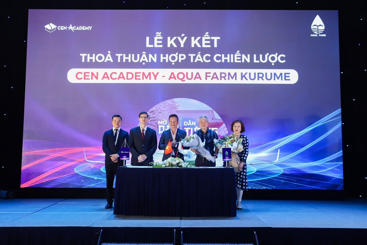 Cen Academy ký kết các thỏa thuận hợp tác với các đối tác.