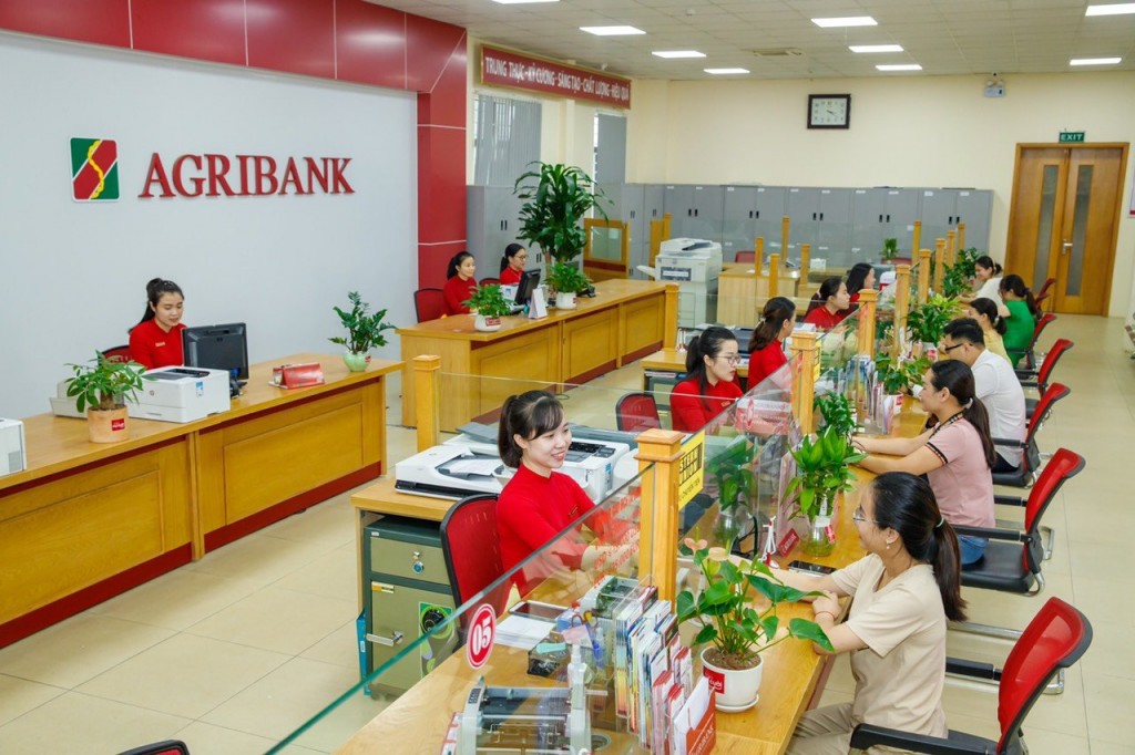 gribank chào bán 10.000 tỷ đồng trái phiếu ra công chúng năm 2024 với lãi suất hấp dẫn.