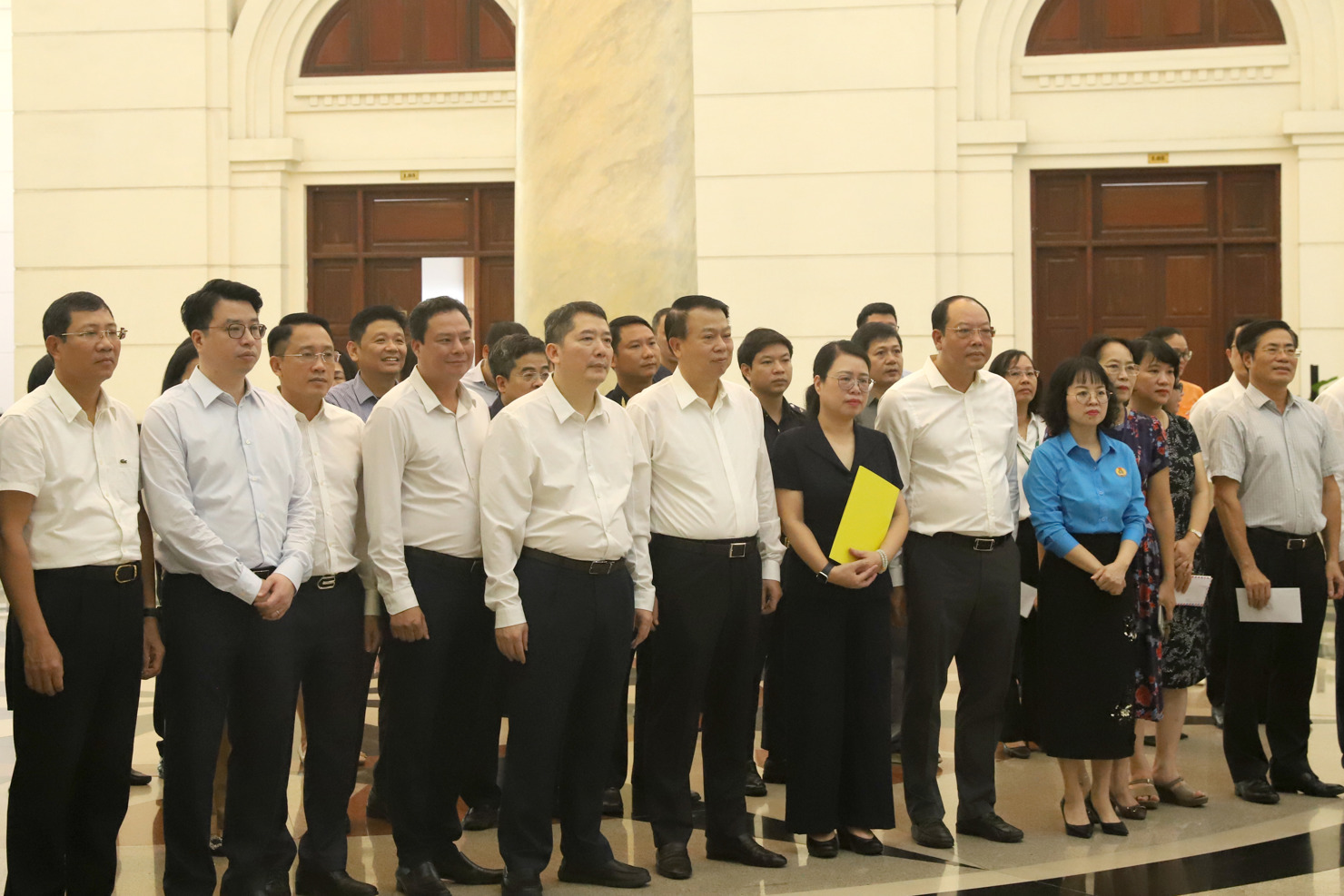 Đại diện Lãnh đạo Đảng uỷ, Lãnh đạo Bộ Tài chính cùng đại diện các đơn vị thuộc Bộ Tài chính tham dự Lễ phát động.