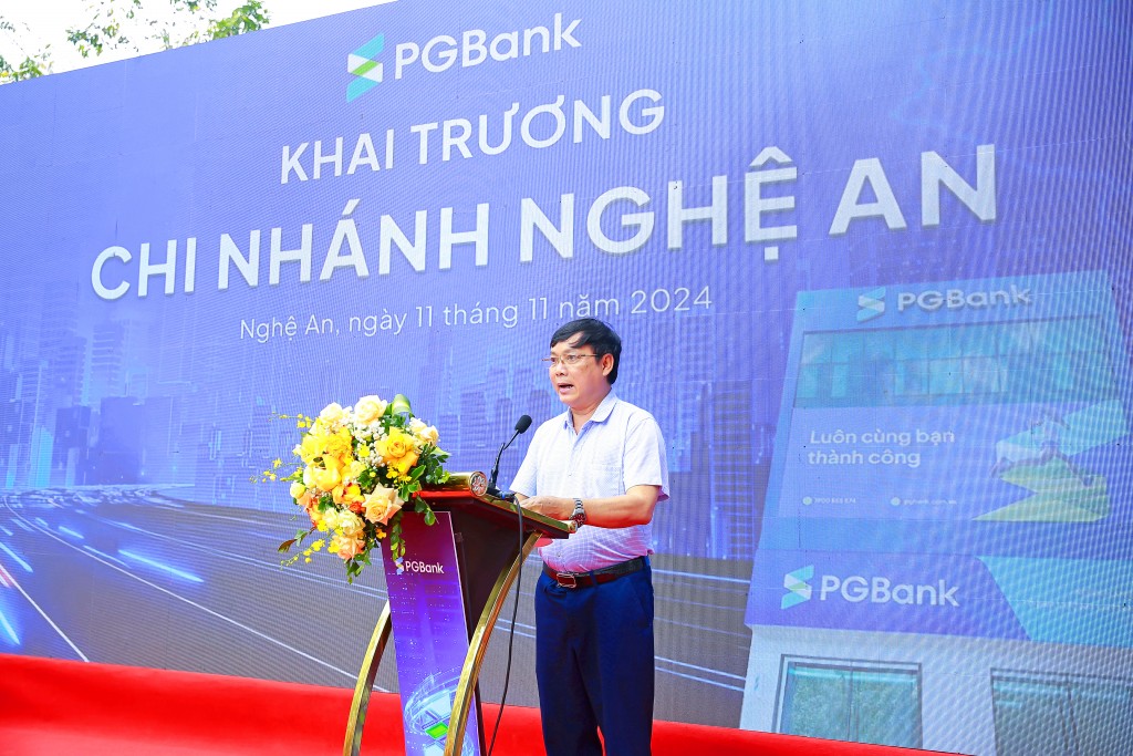 Ông Đoàn Mạnh Hà - Phó Giám đốc Ngân hàng Nhà nước tỉnh Nghệ An phát biểu