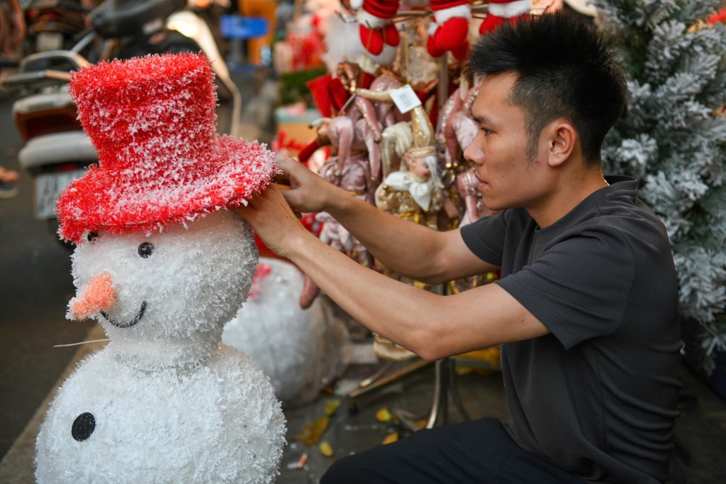 Các tiểu thương năm nào cũng cập nhật mẫu mã mới, bắt mắt, phù hợp nhu cầu của người tiêu dùng.