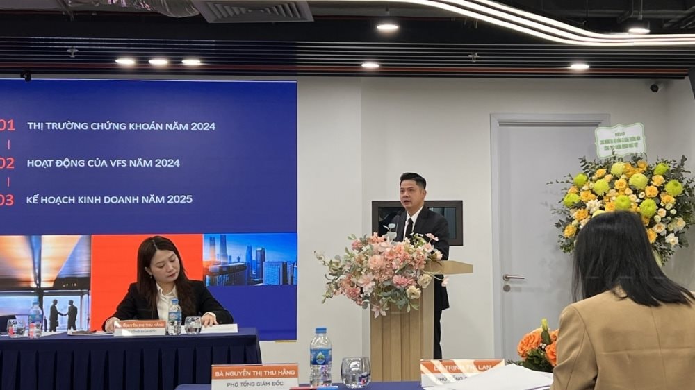 dhdcd-chung-khoan-vfs-ong-tran-anh-thang-chi-con-giu-ghe-tong-giam-doc-dieu-hanh_67dbf5a5e06c1.jpg
