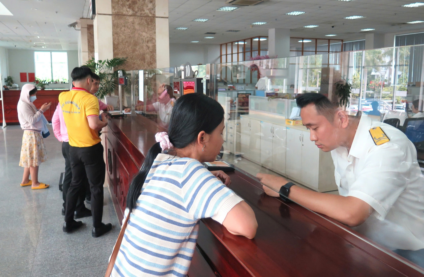 Tính đến ngày 3/4, trên địa bàn có 22.353 hộ - cá nhân kinh doanh đã đăng ký, kê khai, nộp thuế với mã số thuế đuôi 888 trên Cổng thông tin điện tử dành cho hộ - cá nhân kinh doanh đăng ký, kê khai, nộp thuế trong hoạt động kinh doanh TMĐT.