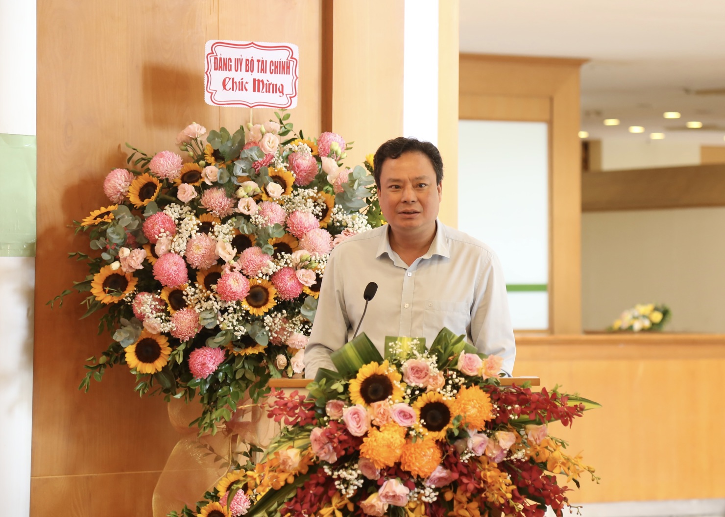 Đồng chí Đỗ Văn Trường – Phó Bí thư chuyên trách Đảng ủy Bộ Tài chính đánh giá cao những kết quả Đảng bộ VNX đã đạt được.