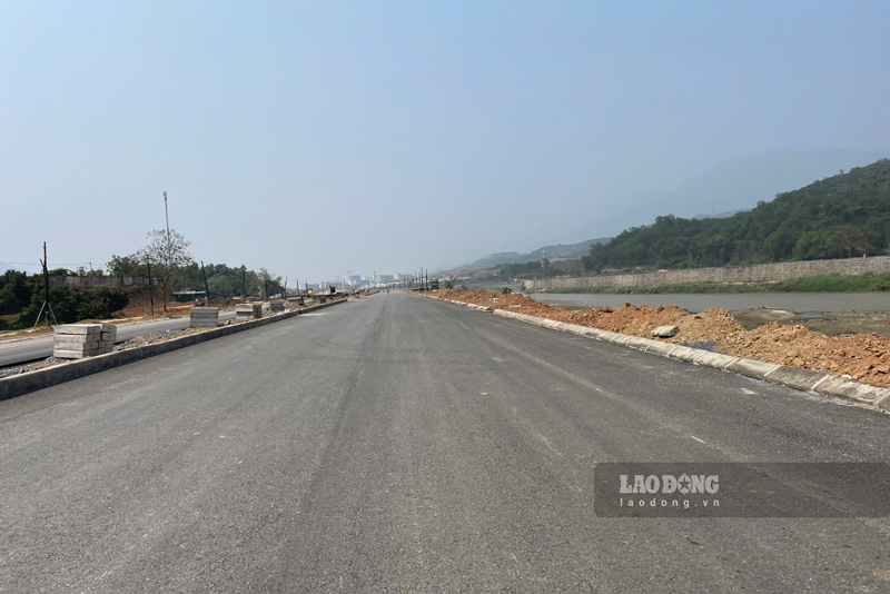Nhờ đẩy nhanh công tác giải phóng mặt bằng, nhiều dự án được đẩy nhanh tiến độ thi công. Ảnh: An Vi