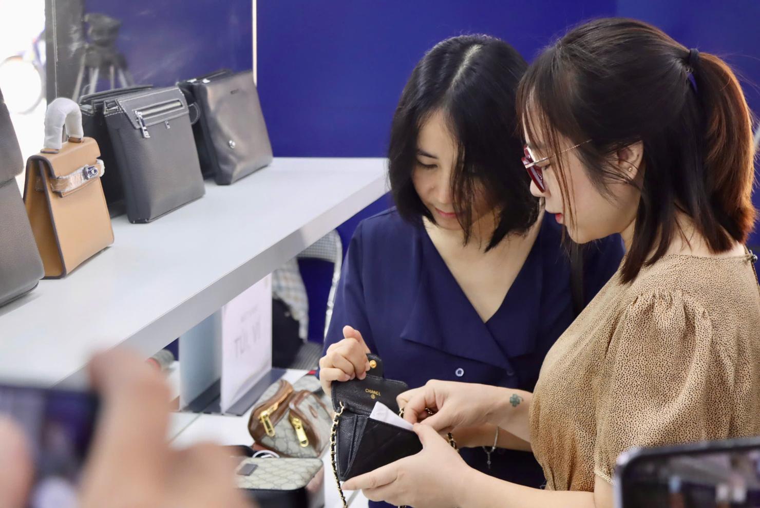 Phòng trưng bày mở cửa phục vụ người dân, doanh nghiệp và các tổ chức, cá nhân tham quan từ ngày 26/6 đến hết ngày 3/7/2025.