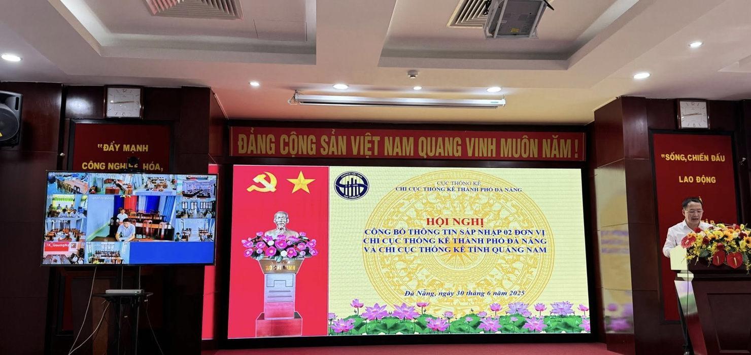 Chi tục Thống kê TP. Đà Nẵng tổ chức Hội nghị công bố thông tin sáp nhập 2 đơn vị Chi cục Thống kê TP. Đà Nẵng và Chi cục Thống kê tỉnh Quảng Nam.