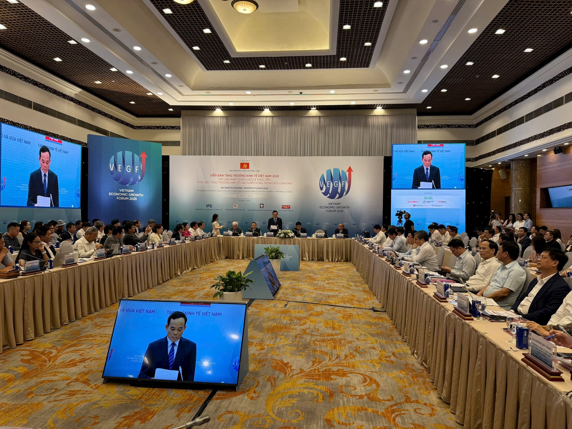 quang-canh-dien-dan.jpg