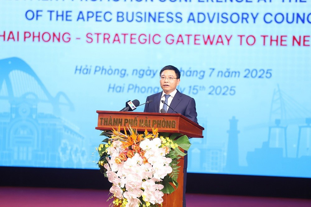 Bộ trưởng Bộ Tài chính Nguyễn Văn Thắng phát biểu tại hội nghị.