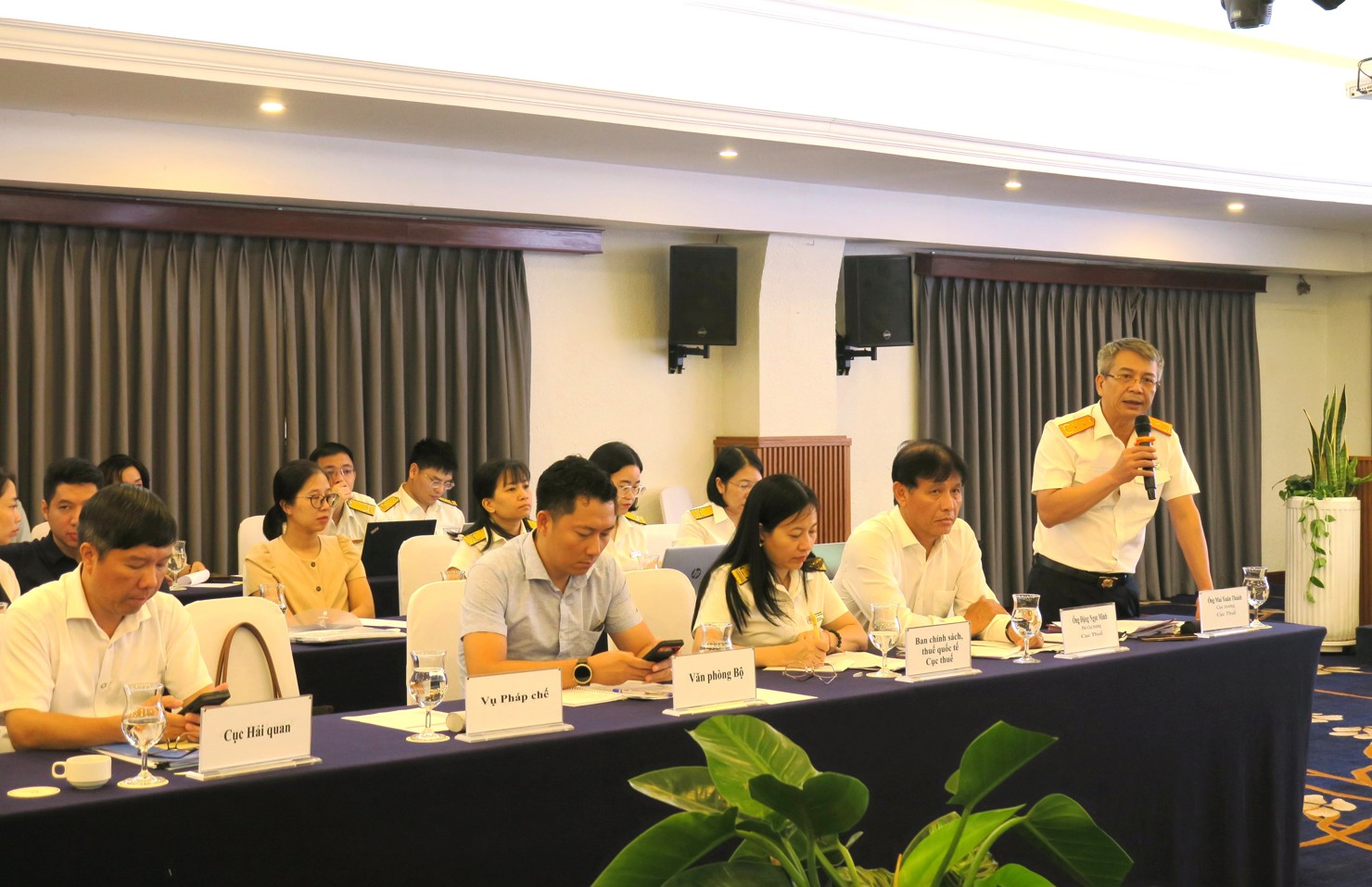 Ông Mai Xuân Thành ghi nhận và khẳng định các ý kiến, kiến nghị đóng góp tại chương trình mang tính xây dựng và thực tiễn cao. Ảnh: Đức Mỹ