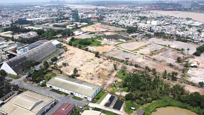 Cận cảnh hàng loạt doanh nghiệp đang di dời khỏi khu công nghiệp lâu đời nhất Việt Nam