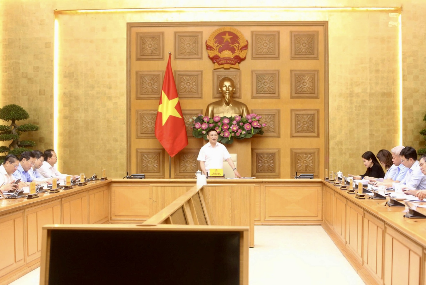 Phó Thủ tướng Chính phủ Hồ Đức Phớc - Trưởng Ban Chỉ đạo điều hành giá chủ trì cuộc họp. Ảnh: Khánh Huyền