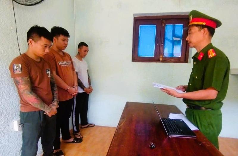 Công an Đà Nẵng bắt tạm giam 3 đối tượng bắt giữ người trái pháp luật, cướp tài sản. Ảnh: CACC