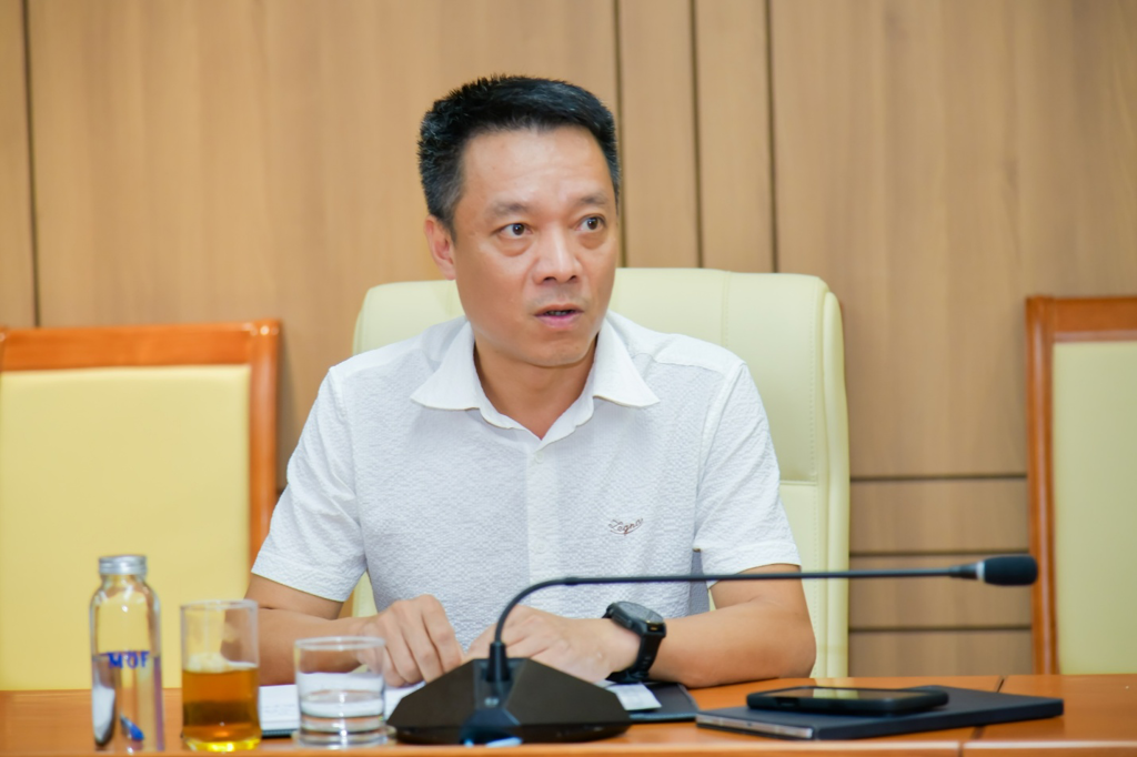 Ông Nguyễn Việt Hà - Cục trưởng Cục Công nghệ thông tin và Chuyển đổi số phát biểu tại buổi làm việc.
