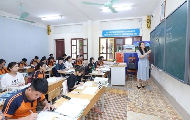 Một tỉnh biên giới chi 39,7 tỉ đồng mua sắm thiết bị dạy học