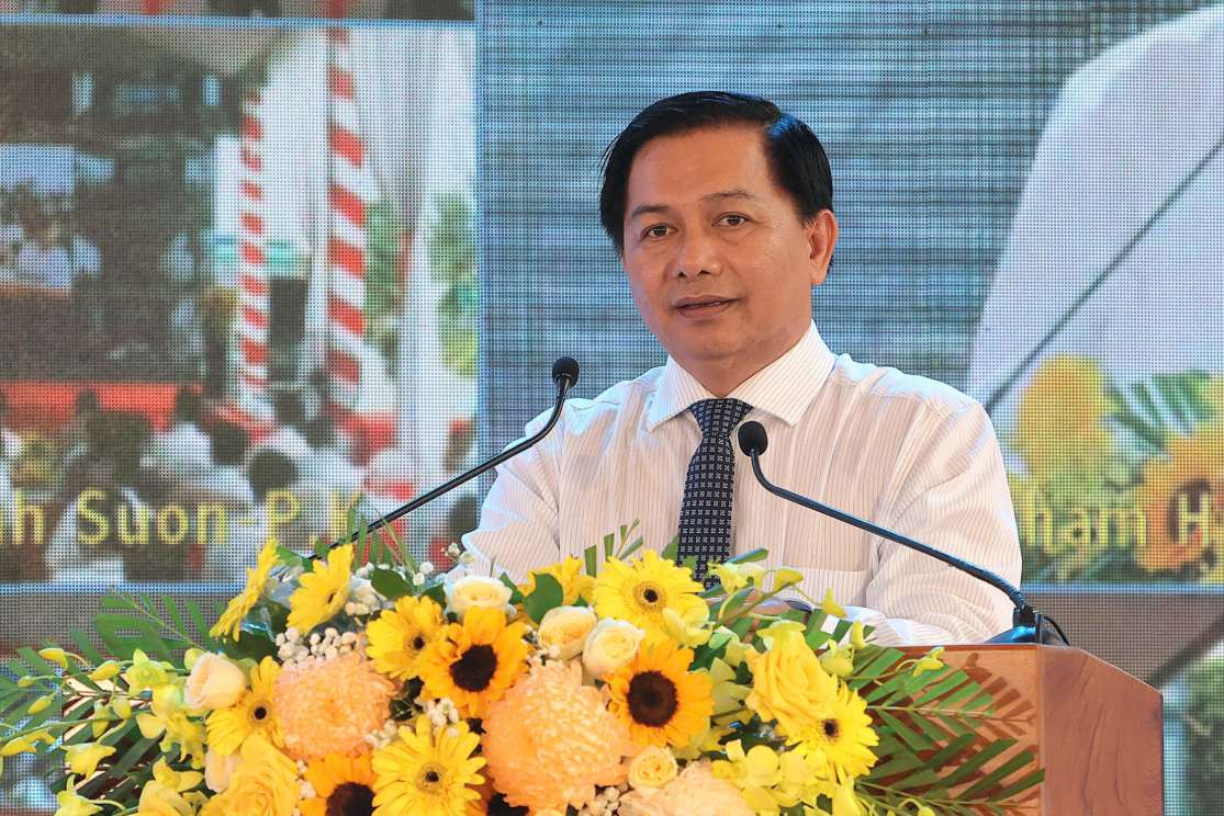 Chủ tịch UBND TP Cần Thơ Trần Văn Lâu phát biểu tại buổi lễ. Ảnh: Tạ Quang