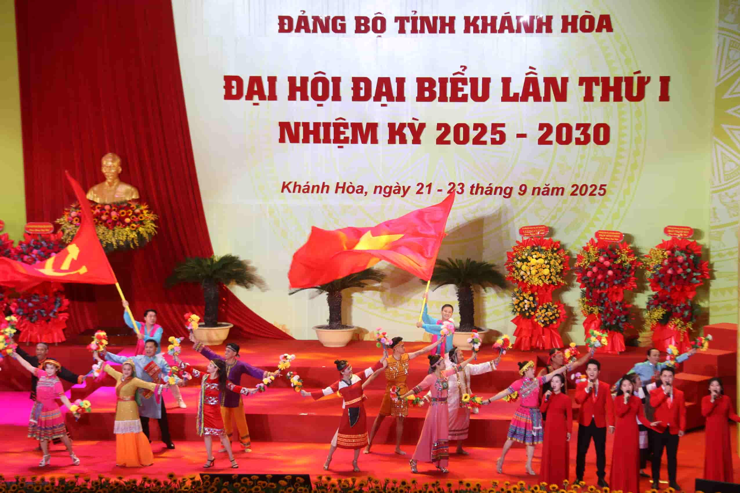 Các tiết mục văn nghệ chào mừng Đại hội. Ảnh: Thanh Thúy