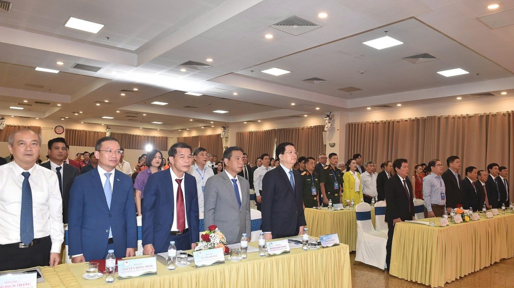 Phó Thủ tướng Chính phủ Mai Văn Chính cùng các đại biểu dự lễ kỷ niệm 30 năm ngày thành lập Ủy ban Paralympic Việt Nam - Ảnh: VGP/Giang Thanh