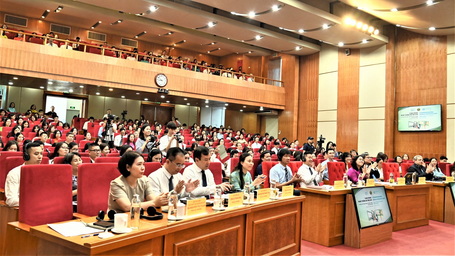 Các đại biểu tham dự Lễ mít tinh và Tọa đàm cấp cao