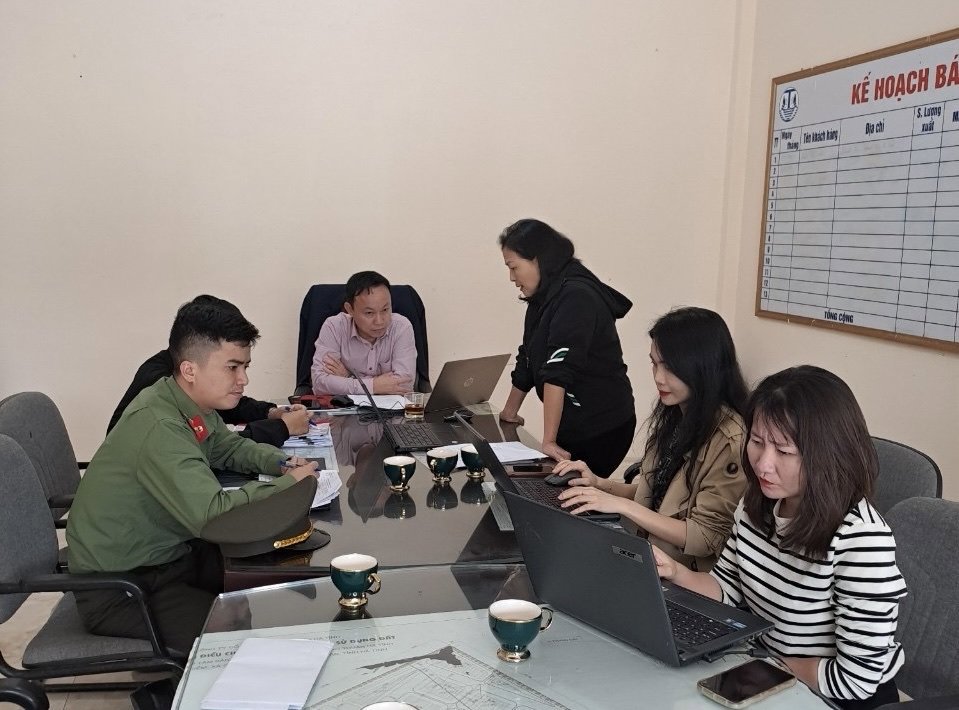 Đoàn thanh tra của BHXH tỉnh Hà Tĩnh làm việc tại Công ty CP Thủy sản Thông Thuận.