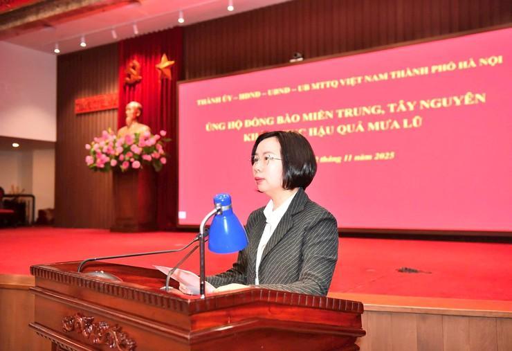 Cán bộ và nhân dân Thủ đô ủng hộ đồng bào miền Trung, Tây Nguyên khắc phục hậu quả mưa lũ- Ảnh 2.