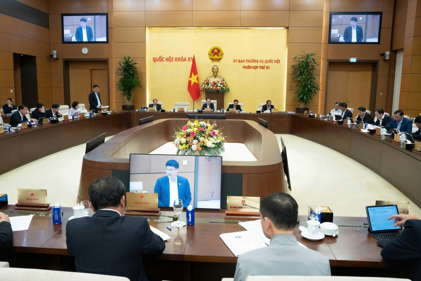 Quang cảnh phiên họp.