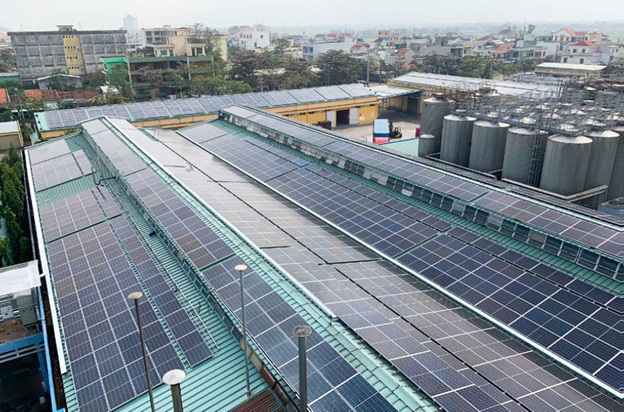 Hệ thống điện mặt trời mái nhà của SABECO. Ảnh: SAB