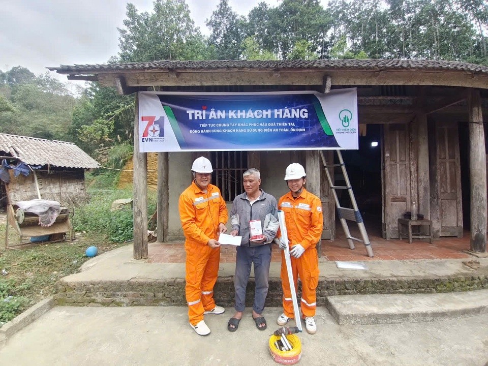 EVNNPC tiếp nối truyền thống đồng hành, tri ân khách hàng EVNNPC tiếp nối truyền thống đồng hành, tri ân khách hàng