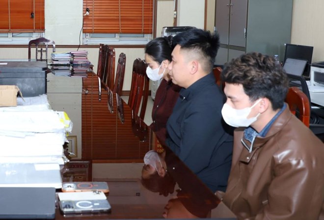 Công an Ninh Bình tạm giữ 3 đối tượng làm giả con dấu, tài liệu