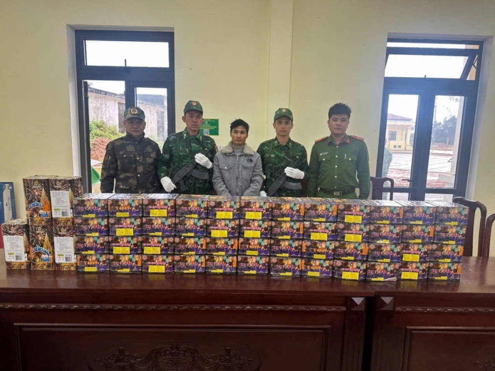Chặn đứng vụ vận chuyển pháo lậu quy mô lớn tại cửa khẩu quốc tế Nam Giang Chặn đứng vụ vận chuyển pháo lậu quy mô lớn tại cửa khẩu quốc tế Nam Giang