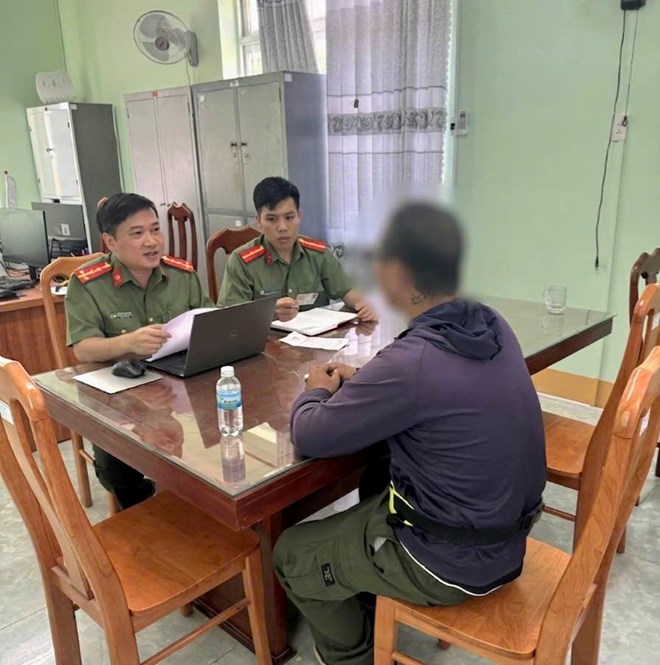 Công an xử lý người đàn ông đăng bình luận xúc phạm lực lượng chức năng