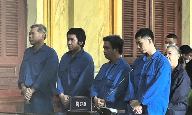 Tuyên án 17 bị cáo trong vụ làm giả hồ sơ cư trú để